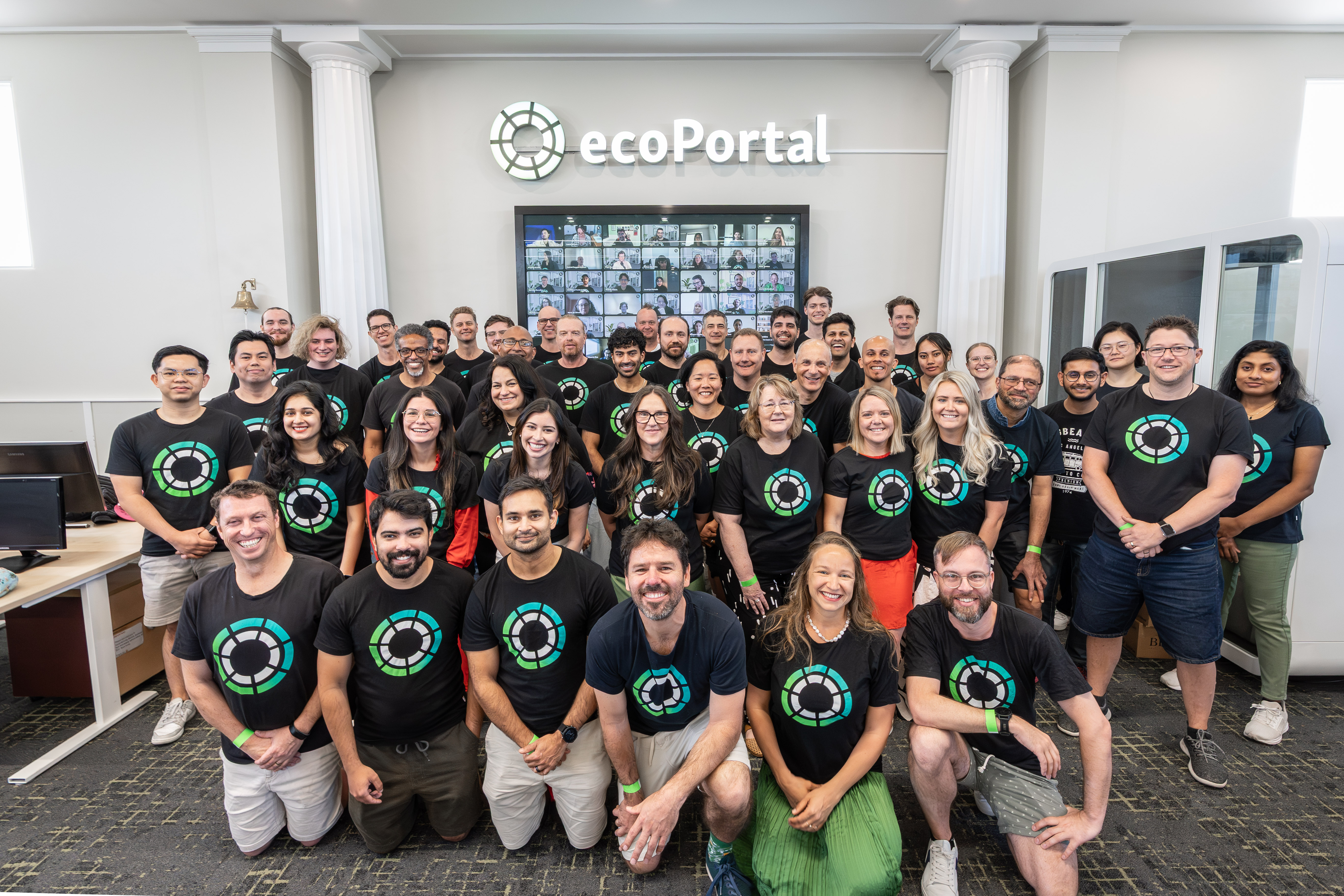 SHey_251106_0184_ecoPortal2025